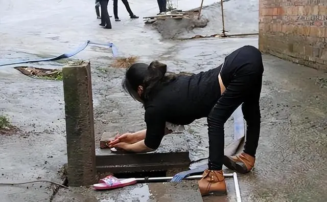 致富经潘远香_致富经靠手走路潘远香_潘远香养牛地址