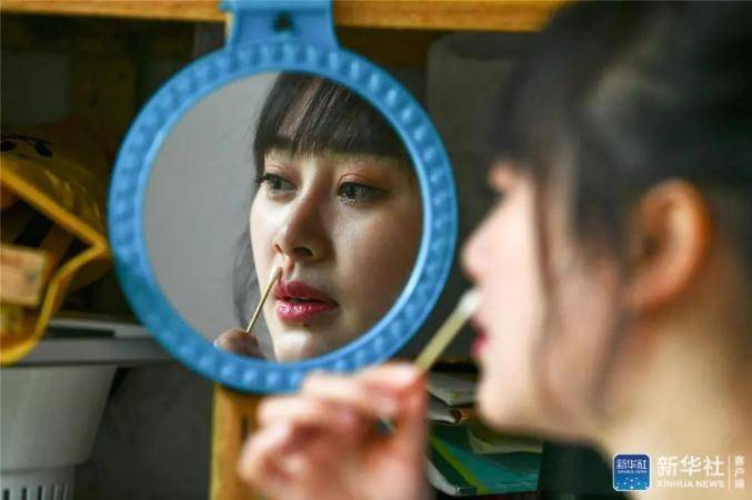 致富经土蜜蜂养殖技术_蜜蜂养殖视频致富经_蜜蜂养殖实用技术