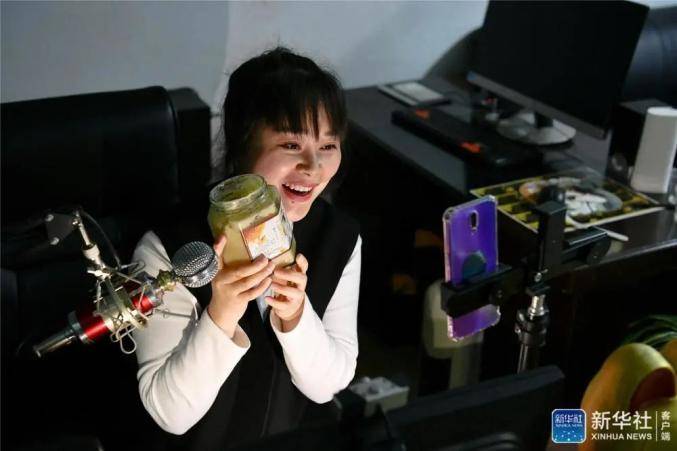 致富经土蜜蜂养殖技术_蜜蜂养殖视频致富经_蜜蜂养殖实用技术