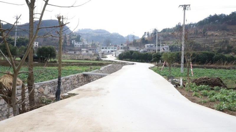 修文县龙场街道朝阳村：修缮产业路 安全又致富