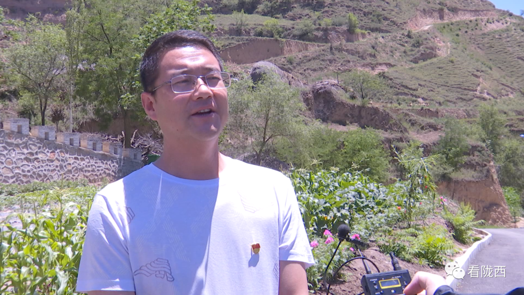 养殖帮群众致富_致富养殖群众帮忙的句子_致富养殖群众帮扶措施