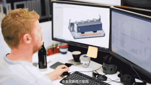 致富经无人机放羊_致富无人放羊机视频_致富机械最小型挖勾机