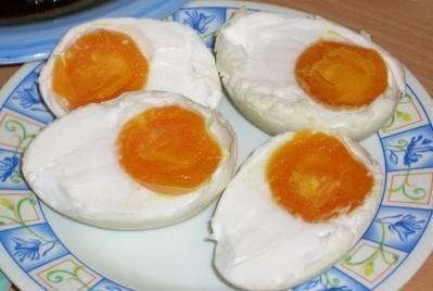 老祖宗传下来的腌鸡蛋秘方：只需多加一点它，蛋黄起沙快、流大油