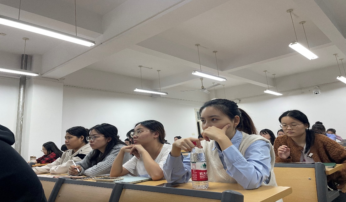 公共管理学院“教育优质均衡发展与教育公平：项目申报经验分享”讲座成功举办