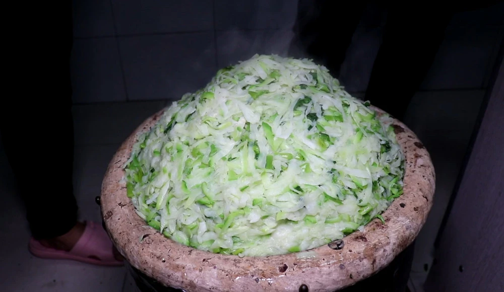 腌酸致富经_酸腌菜制作方法_致富经酸菜