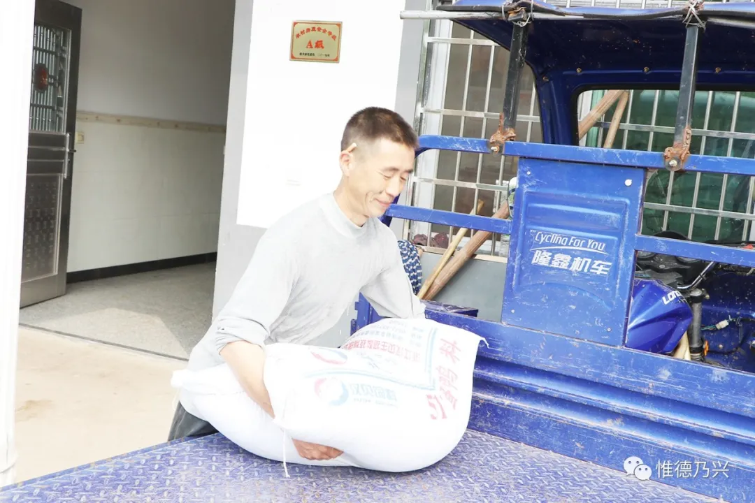 张国富：养殖致富鸭 唱响脱贫曲
