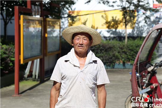 每天只睡四小时 陕西安康七旬独居老人以勤致富