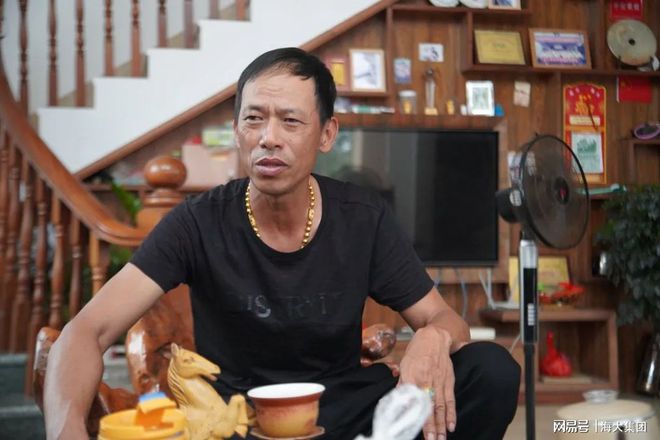 致富养殖视频_养殖致富经_养殖致富的大旗