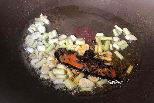豆皮加工致富经六口大锅_致富加工大锅口豆皮视频_大锅豆皮怎么做好吃