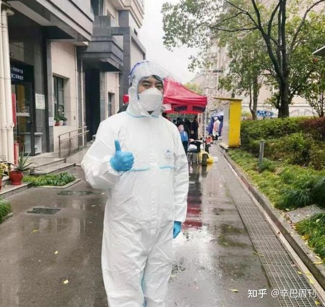 老汉养殖致富_致富养殖老汉视频_致富经小伙养牛奇招