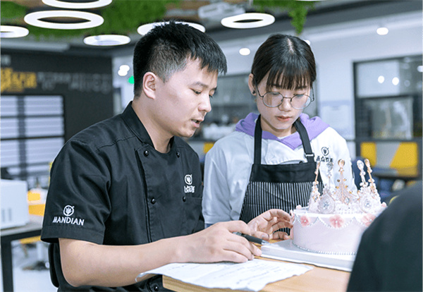 熳点烘焙培训加盟费
