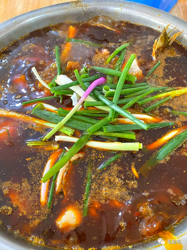 辣味十足！重庆24年的老牌鱼火锅，麻辣浓郁、鲜嫩无比，有口皆碑！