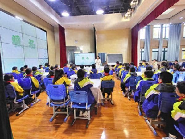 合肥市长江路第三小学兰亭分校余曼老师荣获合肥市综合实践活动优质课一等奖