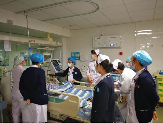 晨间交接班，规范护理床旁“四步走”