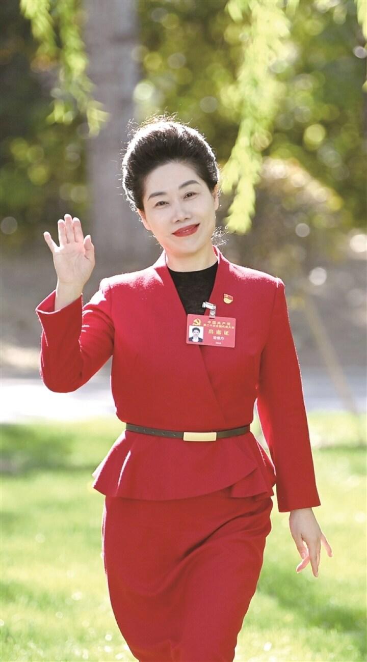 黑乌鸡养殖技术_养殖黑乌鸡致富经_养黑乌鸡能挣钱吗