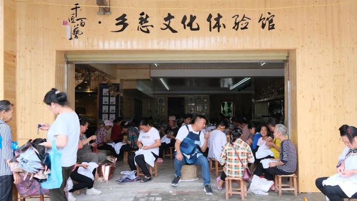 花石养殖业领先致富带头人_花石是哪里_花石什么意思