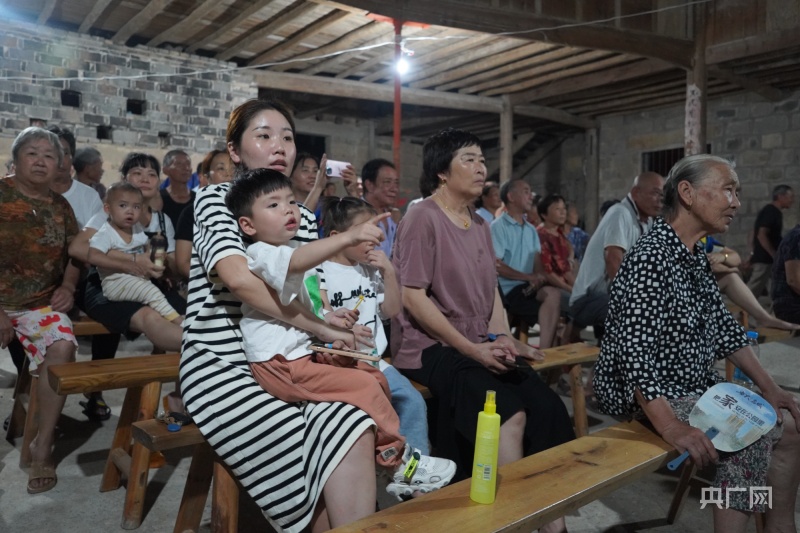 致富经里的种茶名人_致富名人茶种里面有什么_致富经茶叶视频