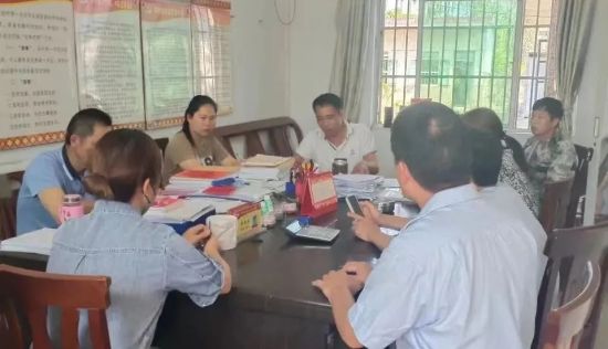 新坡村党支部书记邱明坚：带领村民走向致富路