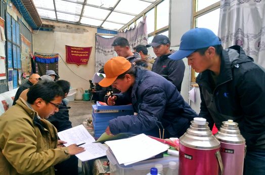 致富养牛创业视频_犏牛养殖致富_养牛致富经