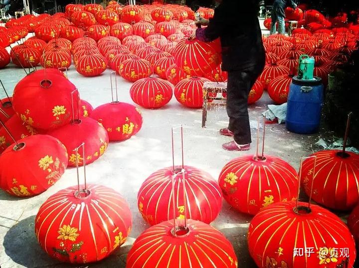致富经有一集是卖灯的_过年卖什么小吃致富_15年开网店卖那些致富