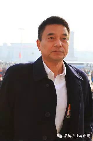 致富养牛牛人_致富经2019年全集养牛视频_致富经2016年养牛