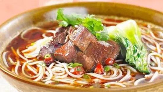 云南羊肉粉的做法大全_昆明羊肉米线店加盟_云南昆明羊肉米粉致富经