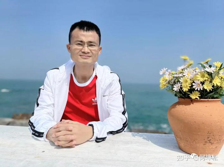 何坤松： 早起后做这6件事，你就能超越身边95%的人！？《早起的奇迹》读书笔记