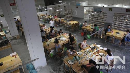 致富经记者邱燕妮_邱燕妮致富经_致富经邱燕妮