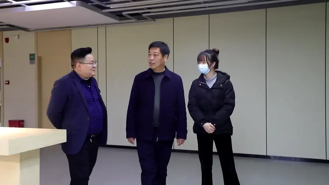 湖北罗氏虾养殖技术_罗氏虾养殖户_罗氏虾养殖技术视频