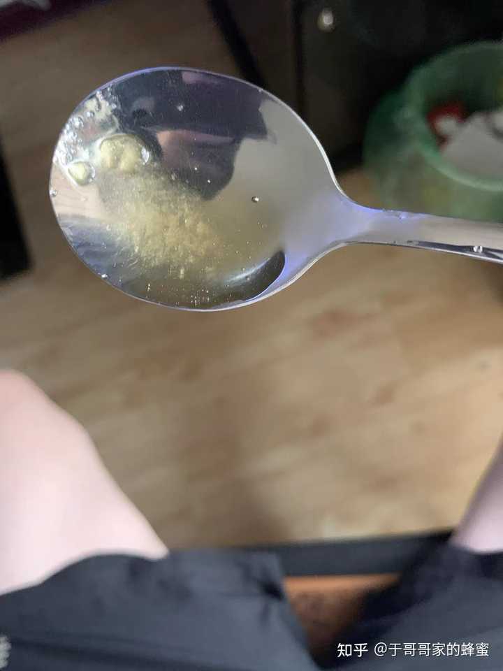 土法养蜜蜂致富视频_土蜜蜂养殖致富_蜜蜂致富养殖土豆视频