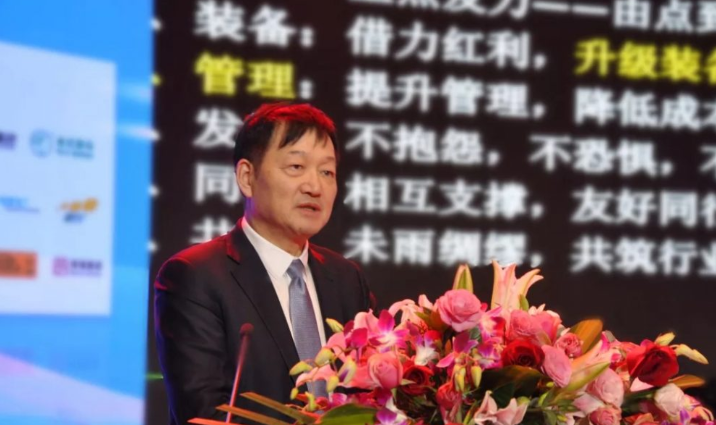 这个住猪圈的男人：曾亏得家底用尽，现如今身价超2000亿