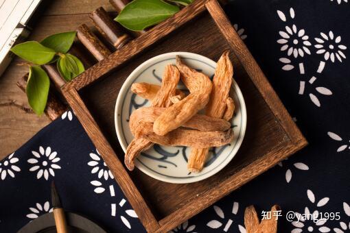 2021年现在种药材哪样又快又赚钱挣钱快省事养家农村种什么药材销路好,赚钱快