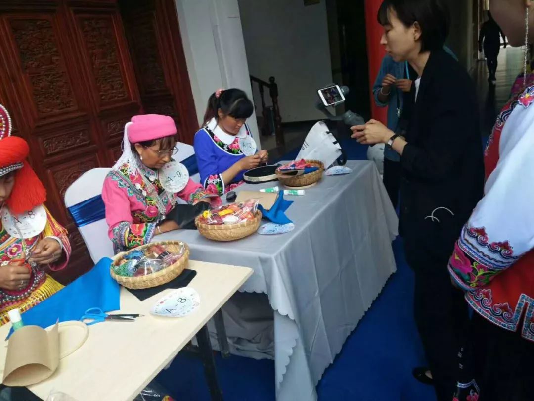 残疾人致富经_致富经 残疾人_残疾的富人