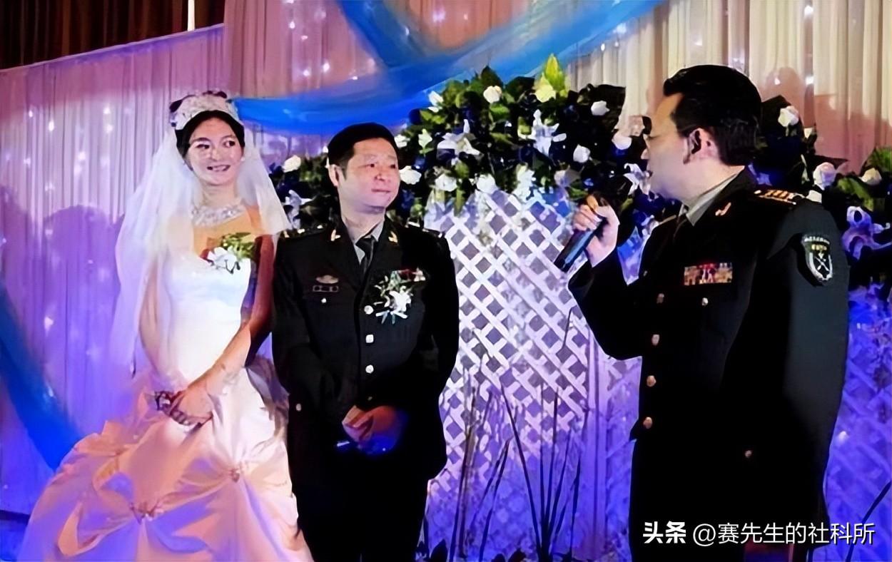 致富经 竹林养鸡视频_致富经竹鸡养殖_竹林养鸡