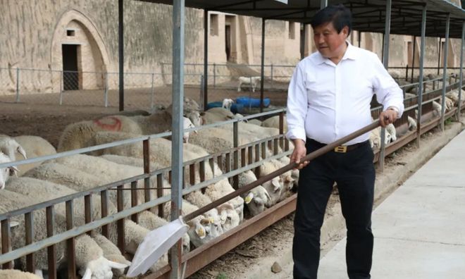 刘富荣：退役不褪色勇做脱贫致富“带头人”