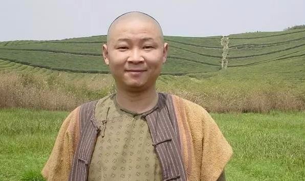 隐退娱乐圈多年 三德子赵亮成养鸡大户