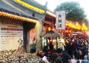 抖音上的旅游博主靠什么赚钱_抖音旅游类博主_抖音旅游优质博主经验