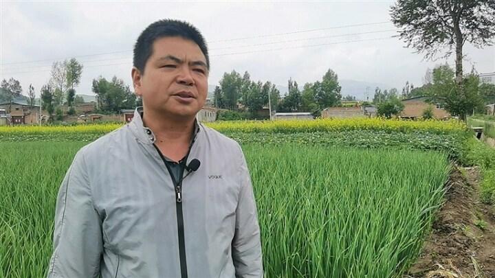 【优秀驻村干部】彭永德：小村庄里打响致富金“蒜”盘