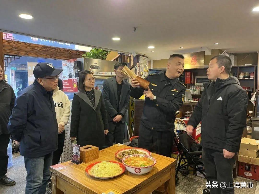 养牛蛙养殖技术_哈灵牛蛙养殖技术_牛蛙养殖户