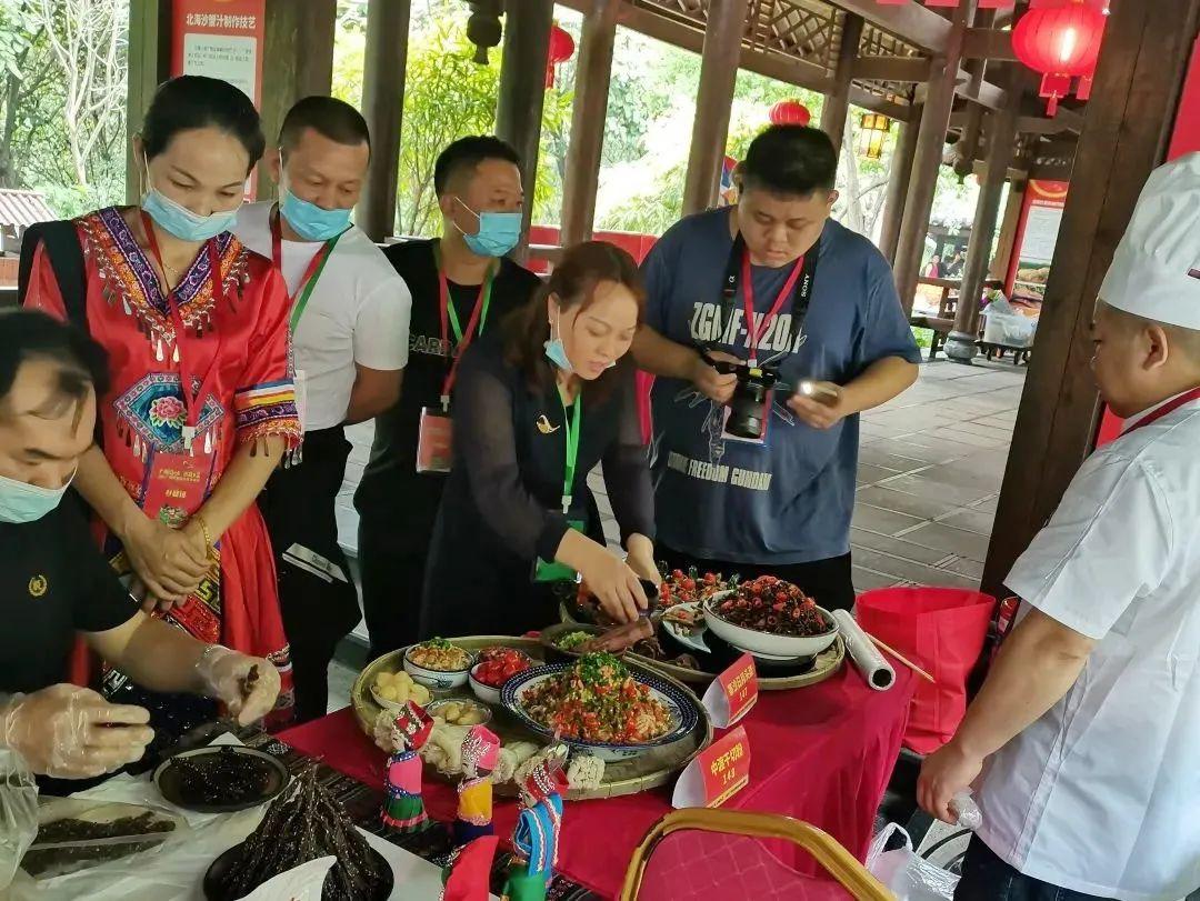 致富经七彩山鸡创业_七彩山鸡成本及利润_致富经七彩山鸡养殖视频