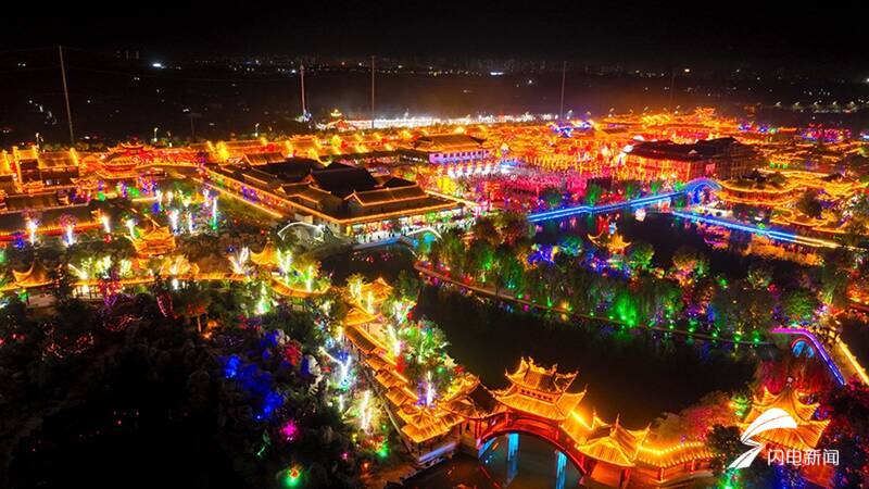 山东锦鲤养殖场排名_锦鲤养殖视频_东营养殖锦鲤致富新闻事件