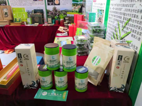 蜜蜂致富养殖视频_蜜蜂养殖效益_致富经蜜蜂养殖
