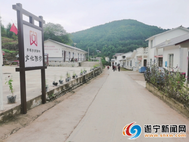 致富经养黑乌鸡全视频_哪里卖黑乌鸡_卖黑乌鸡致富经