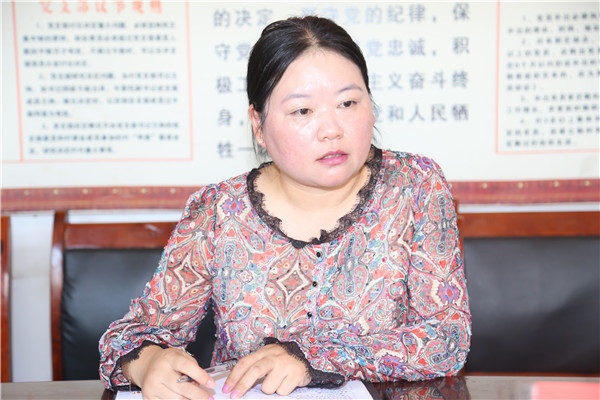 驻村第一书记|李瑞华：“驻村第一书记就要带领村民脱贫致富”