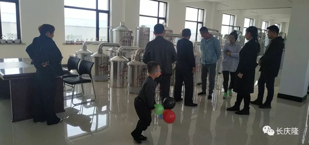 视频致富酿酒大师_致富经酿酒视频_致富经酿酒