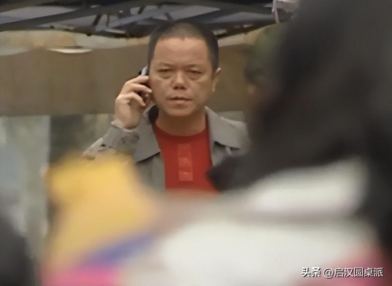 猪鸡共养_猪鸡混养致富经_致富猪鸡混养视频大全