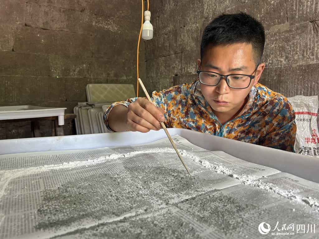 致富路上的特色养殖业_致富路养殖_养殖致富经