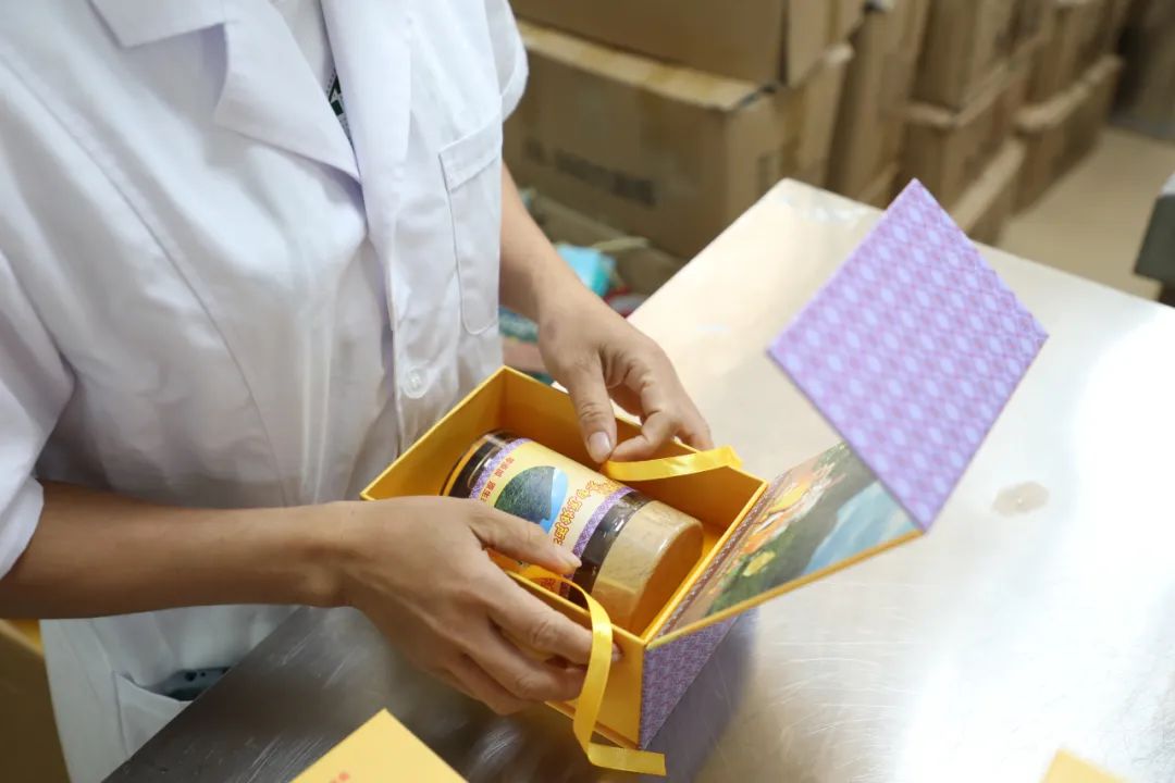 蜂蜜养殖致富吗_蜂蜜养殖户_致富经蜜蜂养殖视频