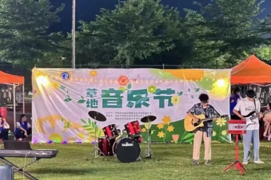 抖音上的旅游博主靠什么赚钱_抖音旅游优质博主经验_旅游博主抖音简介怎么写