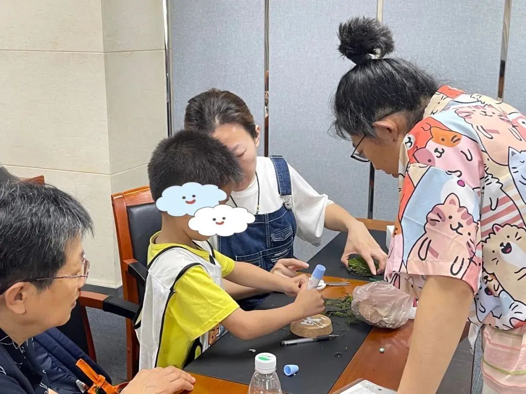 螳螂养殖技术视频很多_养殖螳螂的视频_人工养殖螳螂视频